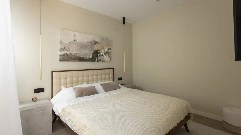 Dormitori de Apartament en venda en Barcelona amb Aire condicionat i Moblat