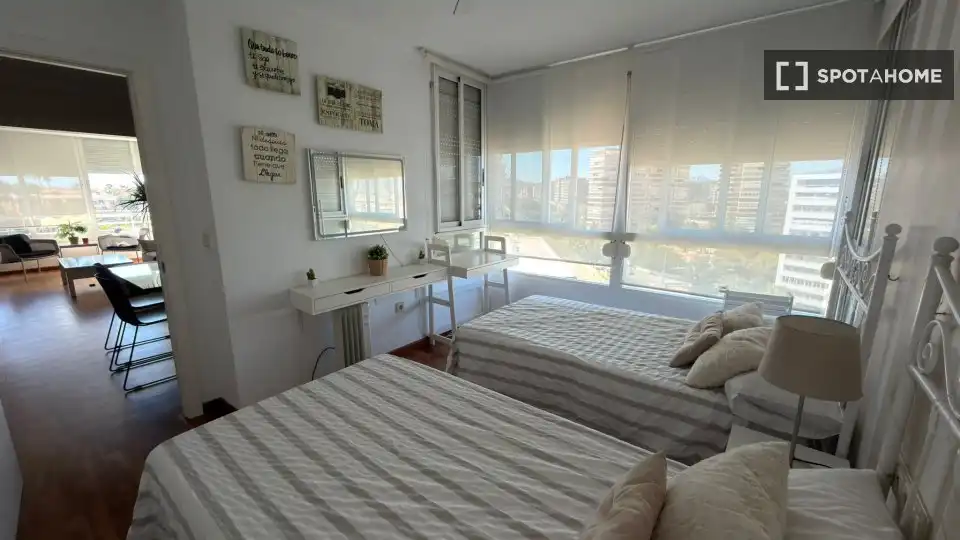 Dormitori de Apartament per a compartir en Alicante / Alacant amb Aire condicionat, Calefacció i Terrassa