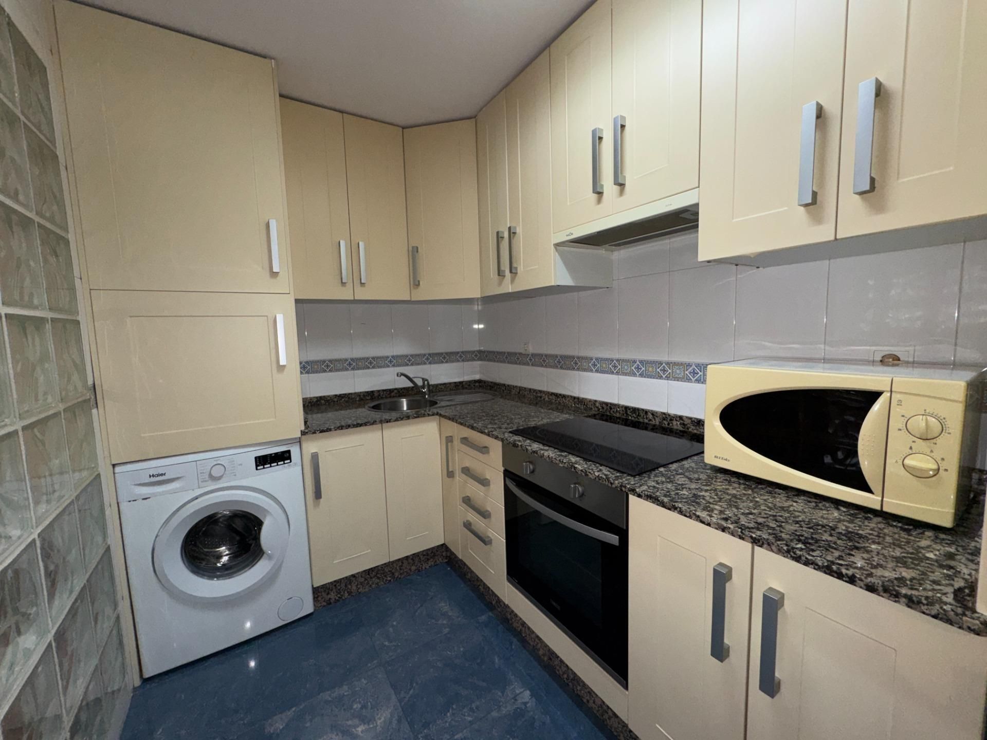 Apartament de lloguer a  MATEO GARZA, 33, Centro