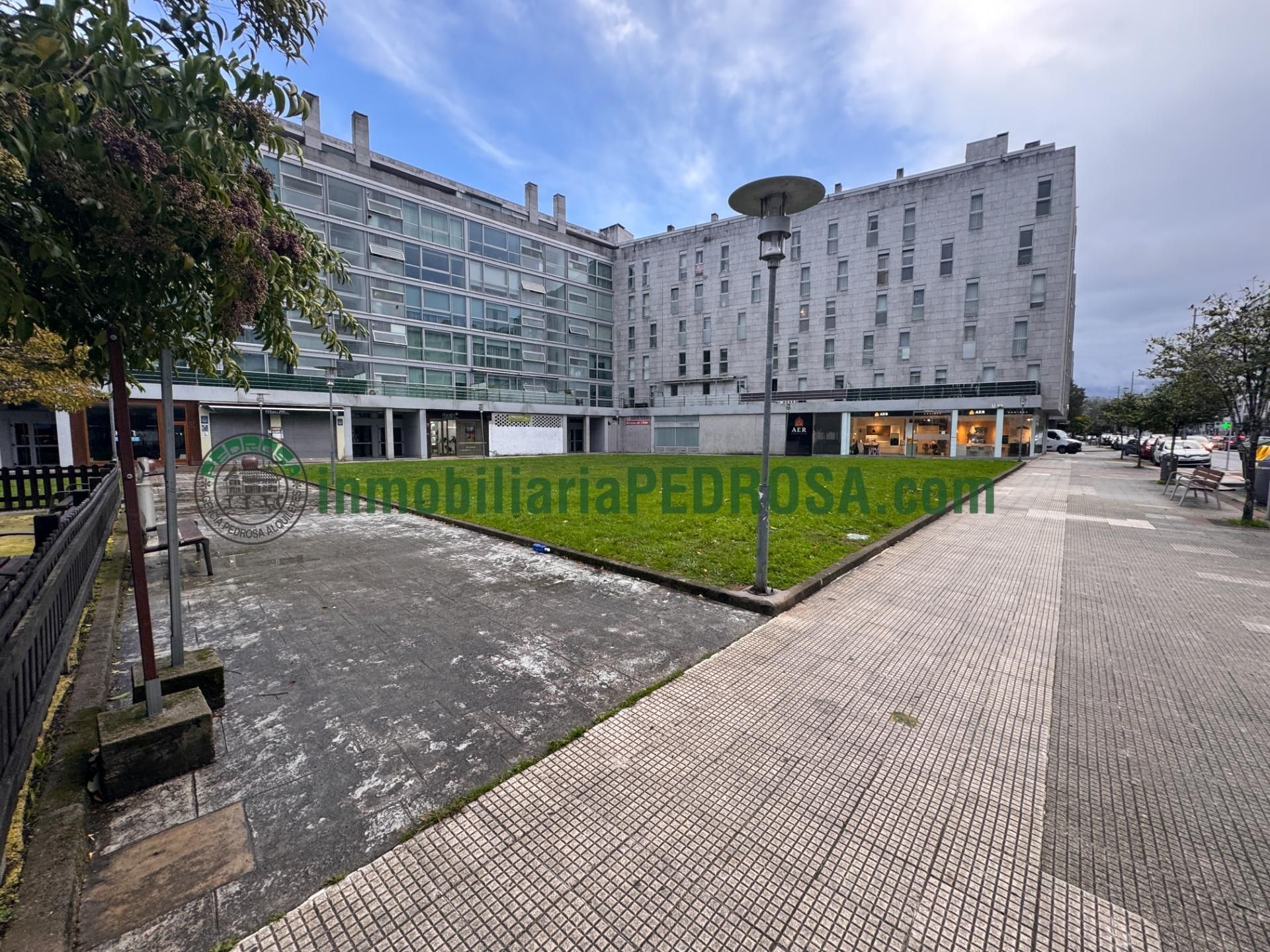 Vista exterior de Pis en venda en Pontevedra Capital  amb Calefacció