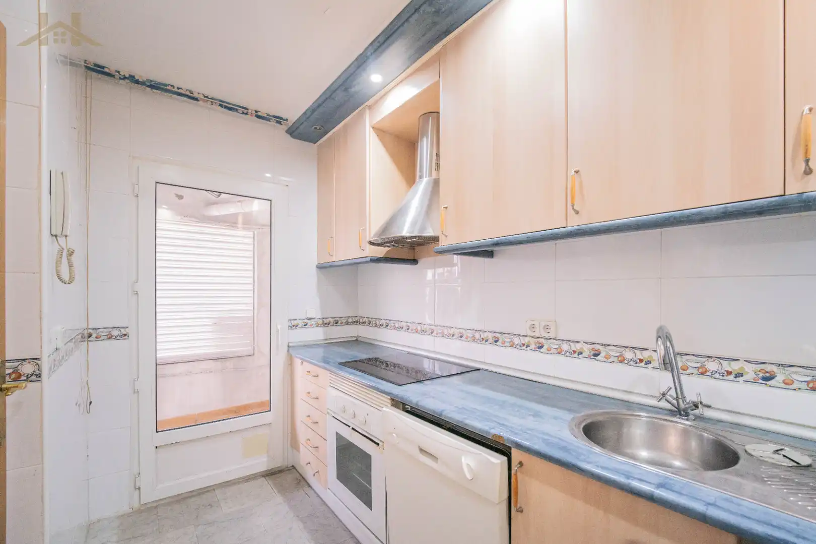 Cuina de Dúplex en venda en Torrejón de Ardoz amb Aire condicionat, Calefacció i Jardí privat