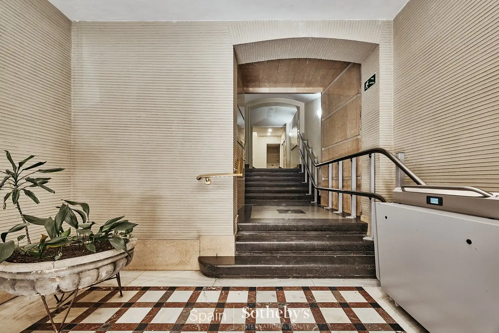 Apartament en venda en Madrid amb Aire condicionat i Terrassa