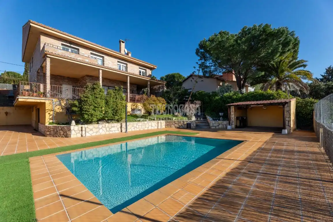Vista exterior de Casa o chalet en venta en Torrelodones con Calefacción, Jardín privado y Piscina