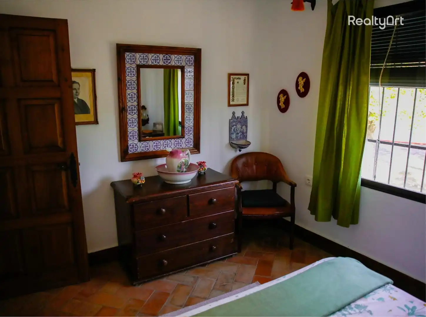 Dormitori de Casa o xalet en venda en El Castillo de las Guardas amb Aire condicionat, Calefacció i Jardí privat