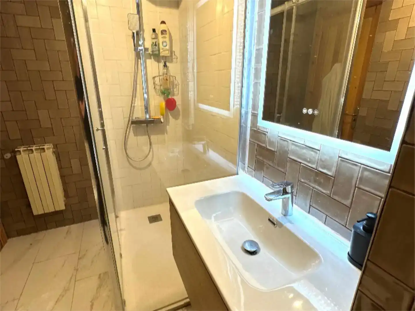Baño de Piso en venta en Riaño con Trastero y Amueblado
