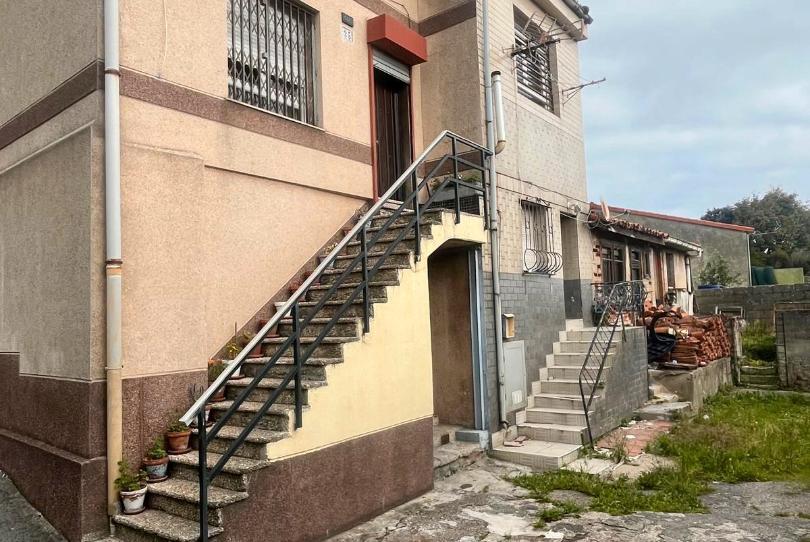 Foto 1 de Casa adosada en venda a Calle San Miguel, Alisal - San Román, Cantabria