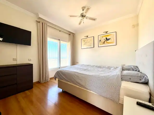 Schlafzimmer von Dachboden zum Verkauf in Marbella mit Klimaanlage, Heizung und Terrasse