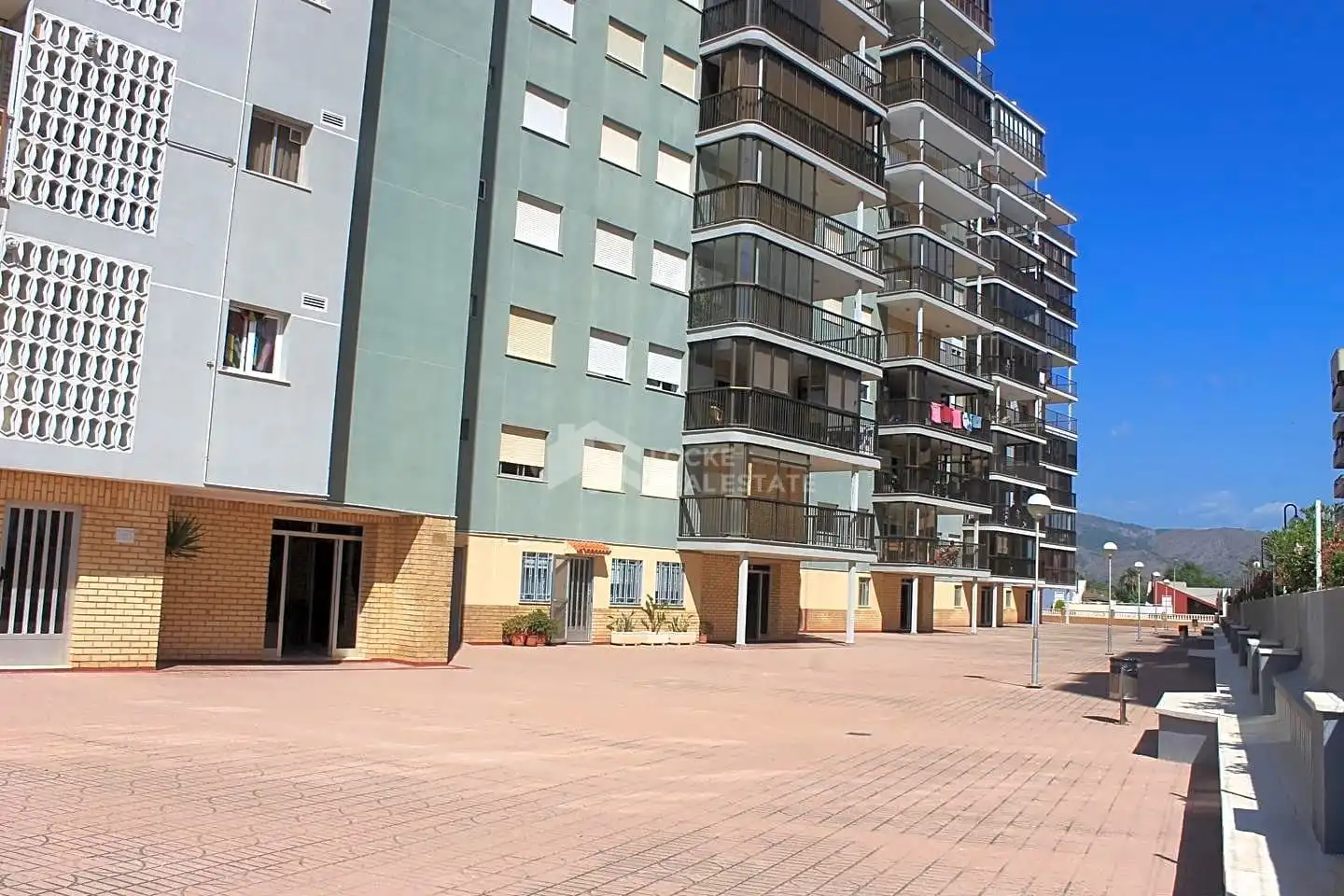Vista exterior de Apartamento de alquiler en Benicasim / Benicàssim con Terraza, Piscina y Piscina comunitaria