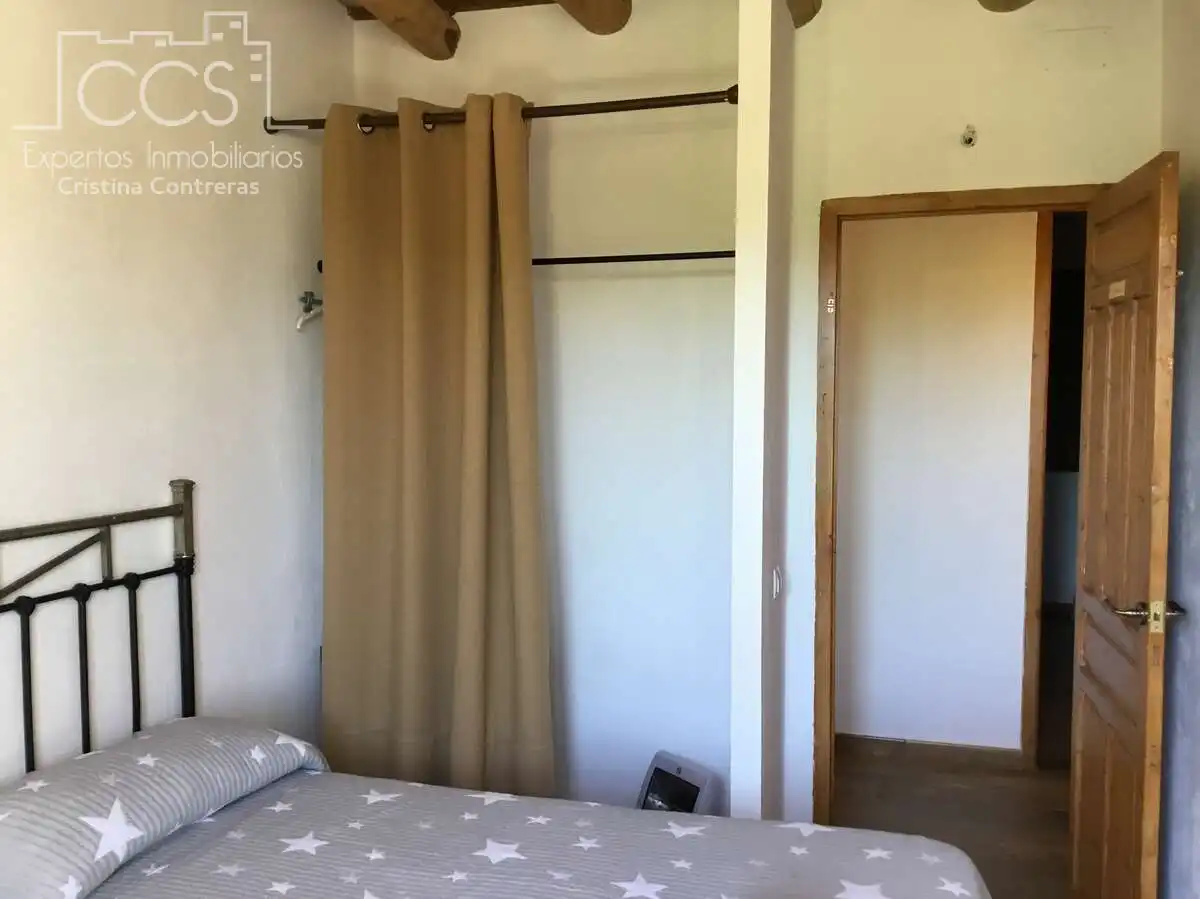 Dormitori de Finca rústica en venda en El Pedroso amb Traster, Piscina i Moblat