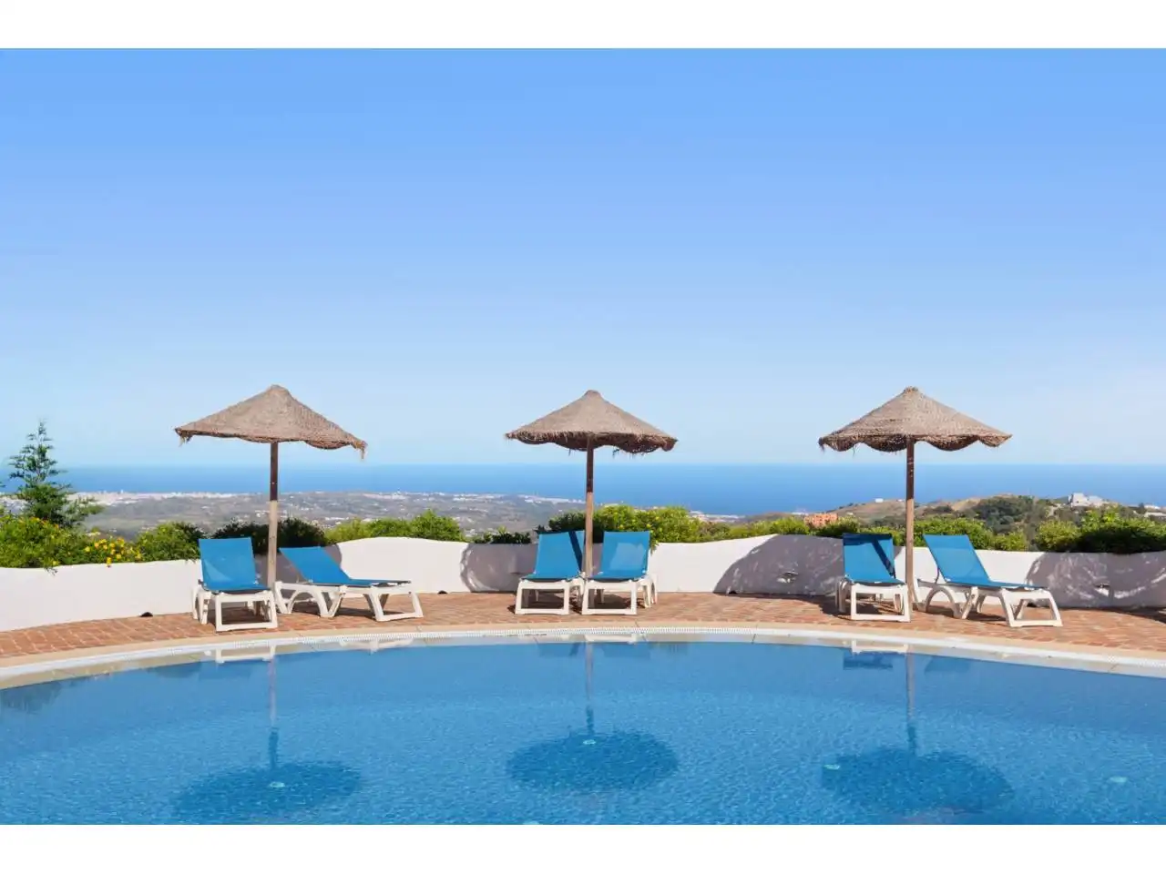 Piscina de Loft en venta en Ojén con Aire acondicionado, Calefacción y Jardín privado