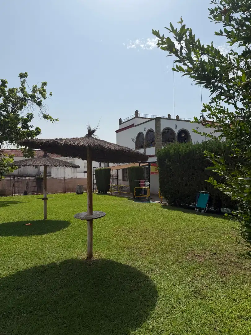 Casa adosada en venda en Mairena del Aljarafe amb Piscina comunitària