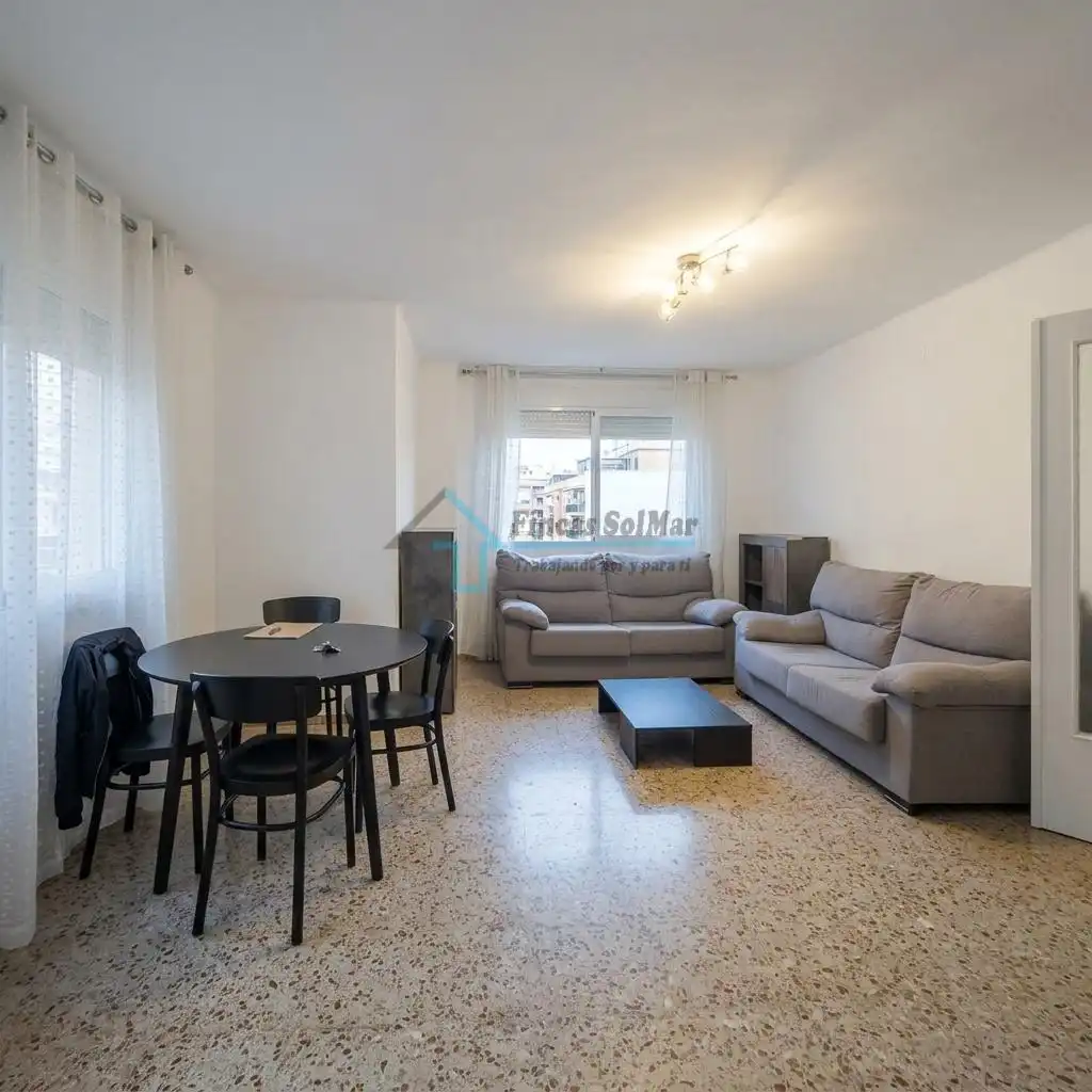 Sala d'estar de Apartament en venda en Castellón de la Plana / Castelló de la Plana amb Moblat i Balcó