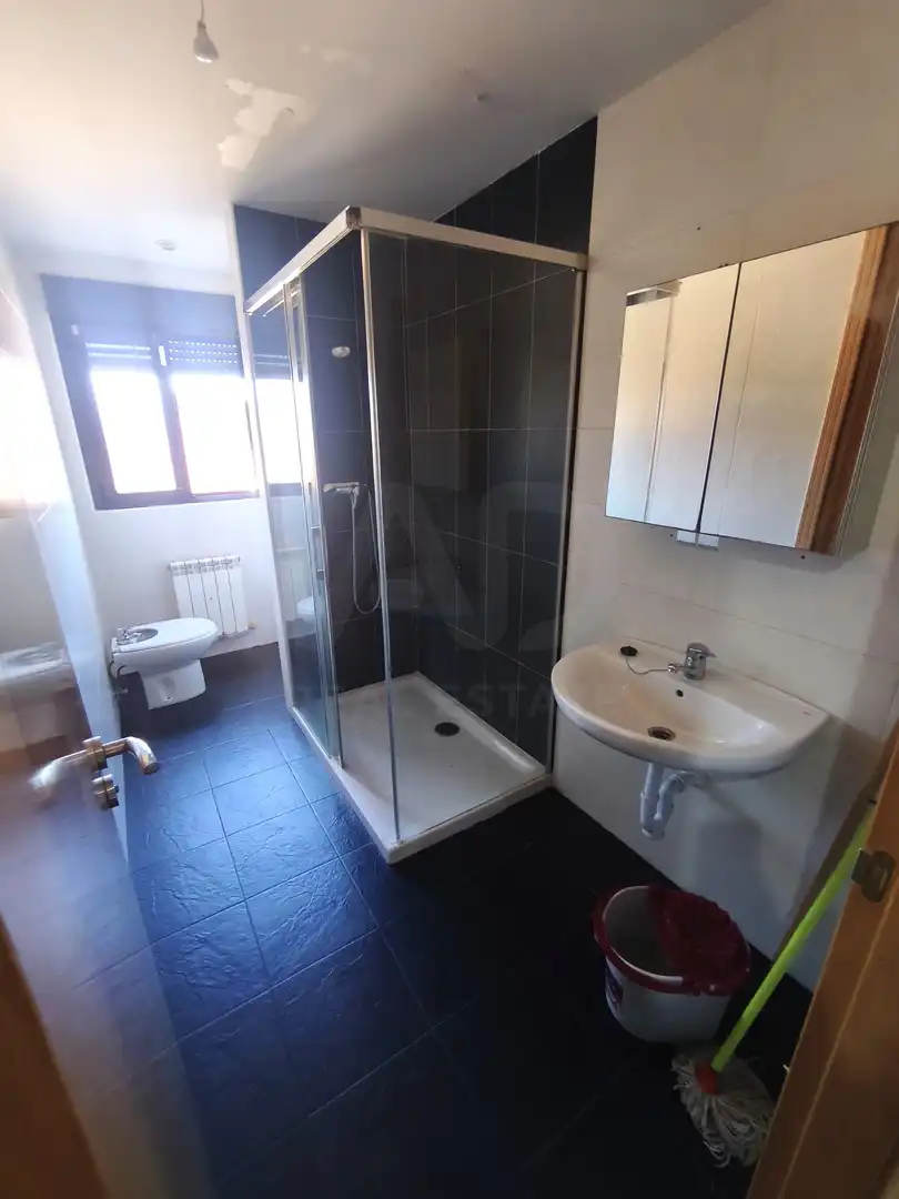 Baño de Piso en venta en León Capital  con Calefacción y Terraza