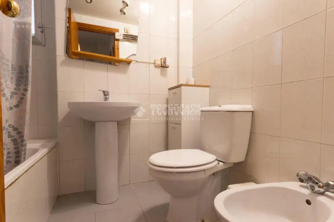 Baño de Piso en venta en Cenes de la Vega con Terraza
