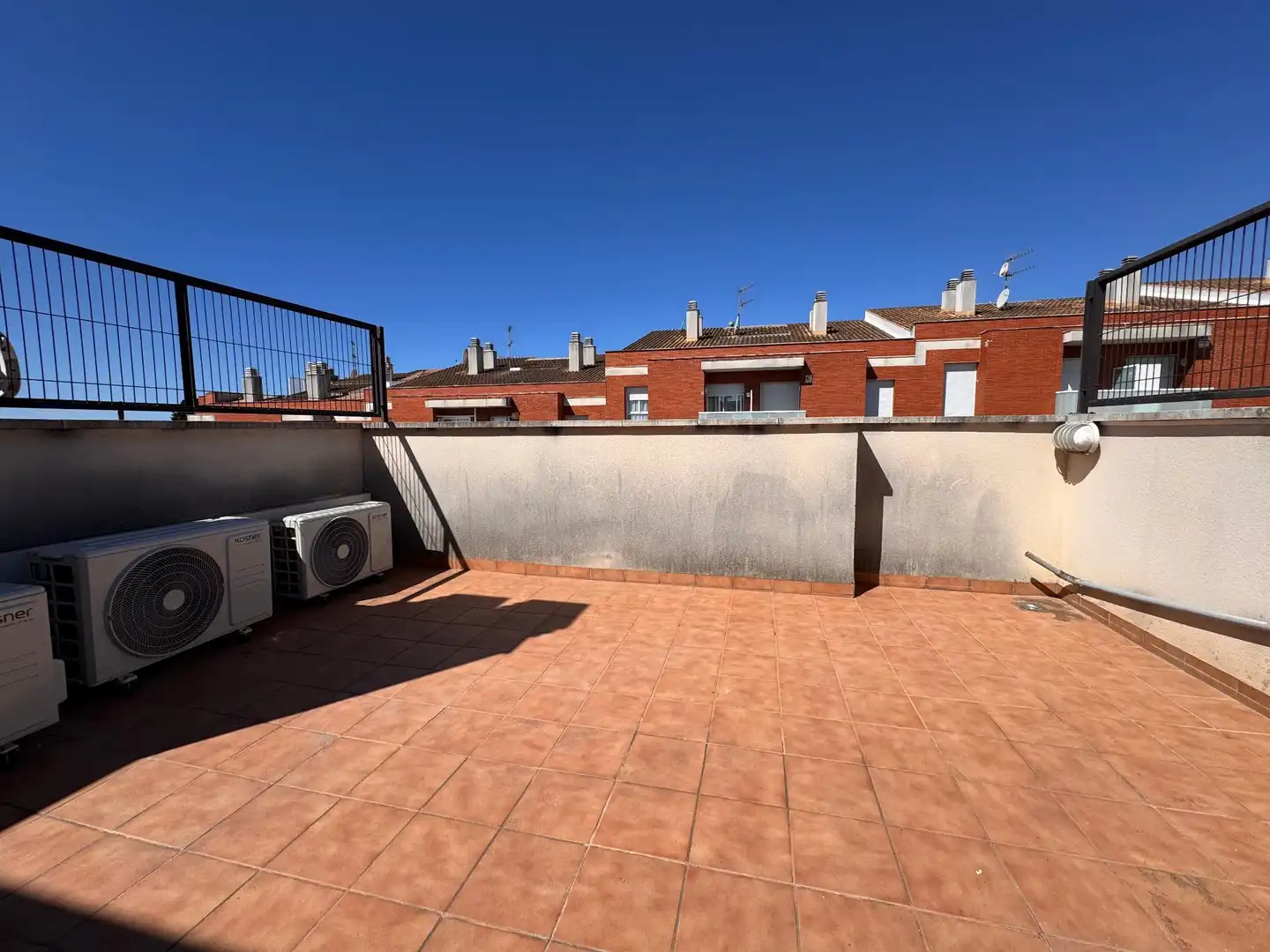 Terraza de Casa adosada en venta en Cubelles con Aire acondicionado, Terraza y Piscina comunitaria