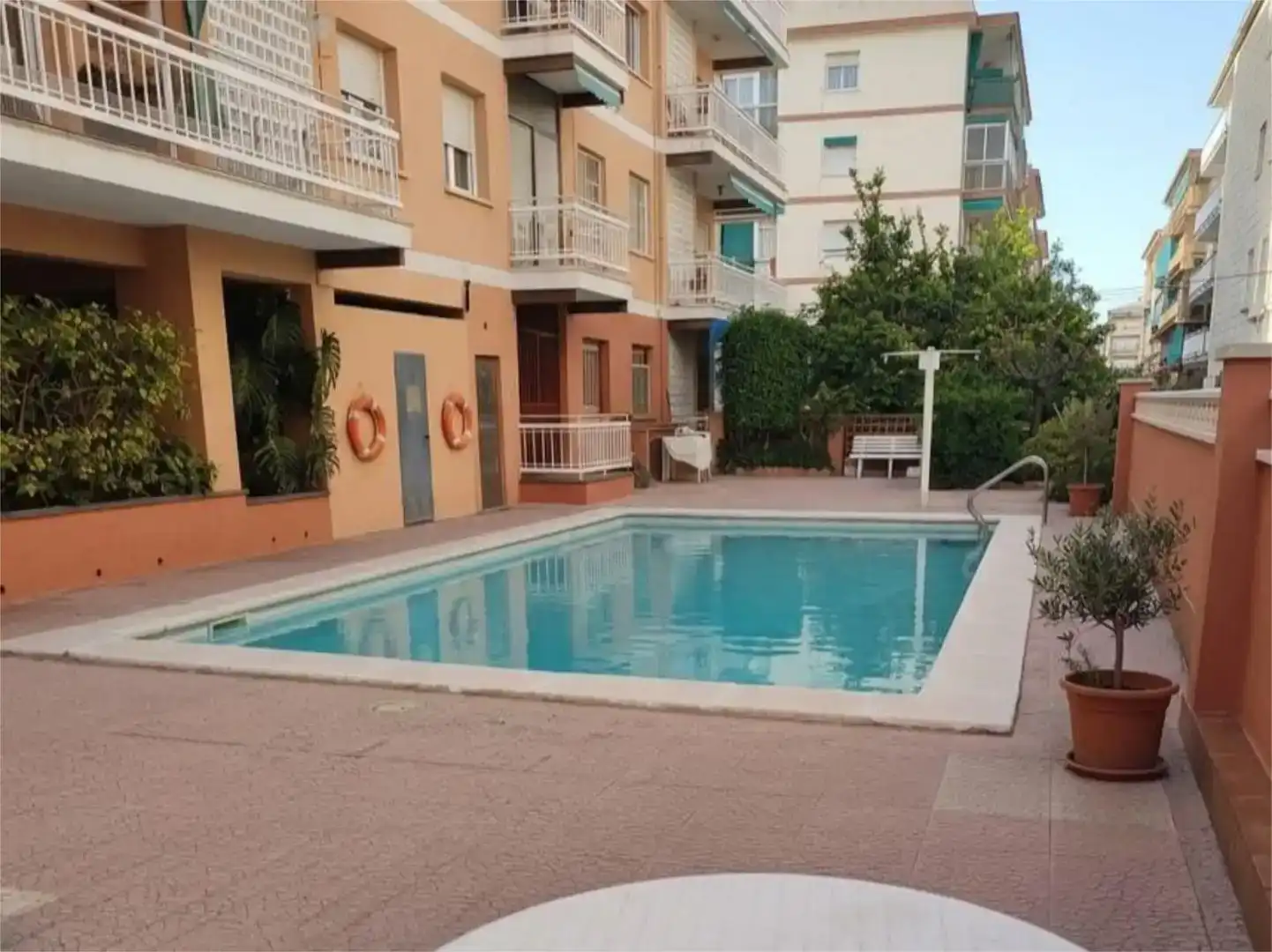 Piscina de Pis de lloguer en Calafell amb Aire condicionat, Piscina i Moblat