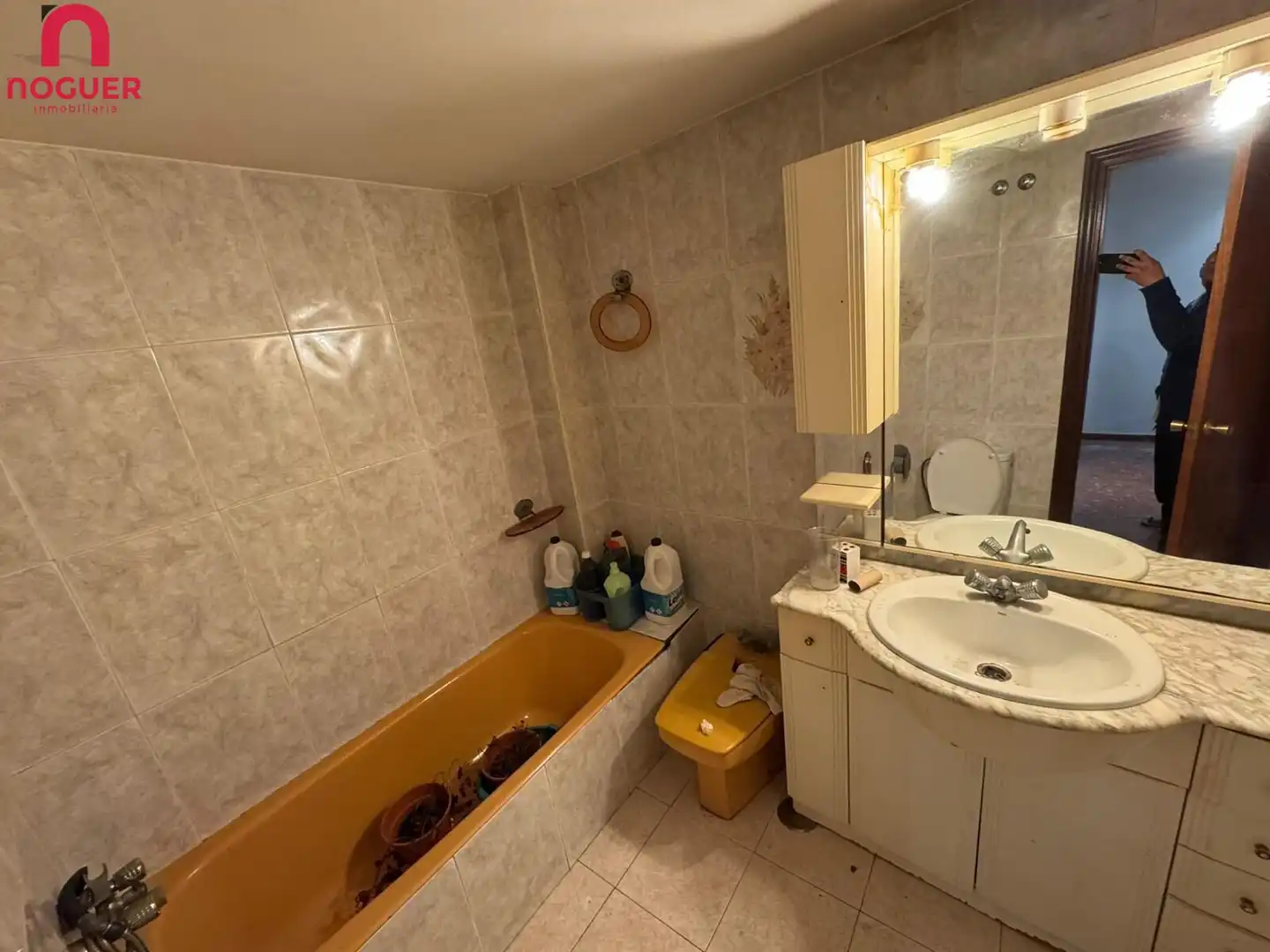 Bany de Casa o xalet en venda en Córdoba amb Terrassa i Balcó