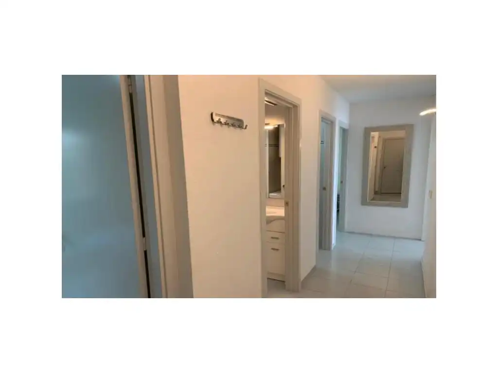 Piso con ascensor en venta en Calle De Merce Rodoreda 1, imagen 5
