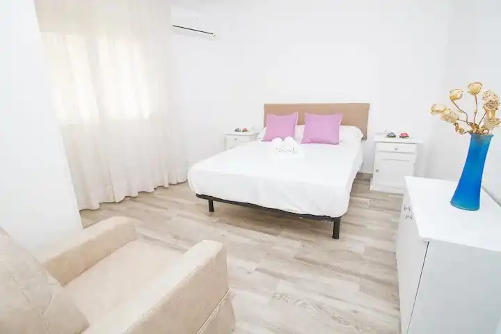 Habitación de Piso de alquiler en Málaga con Aire acondicionado y Amueblado