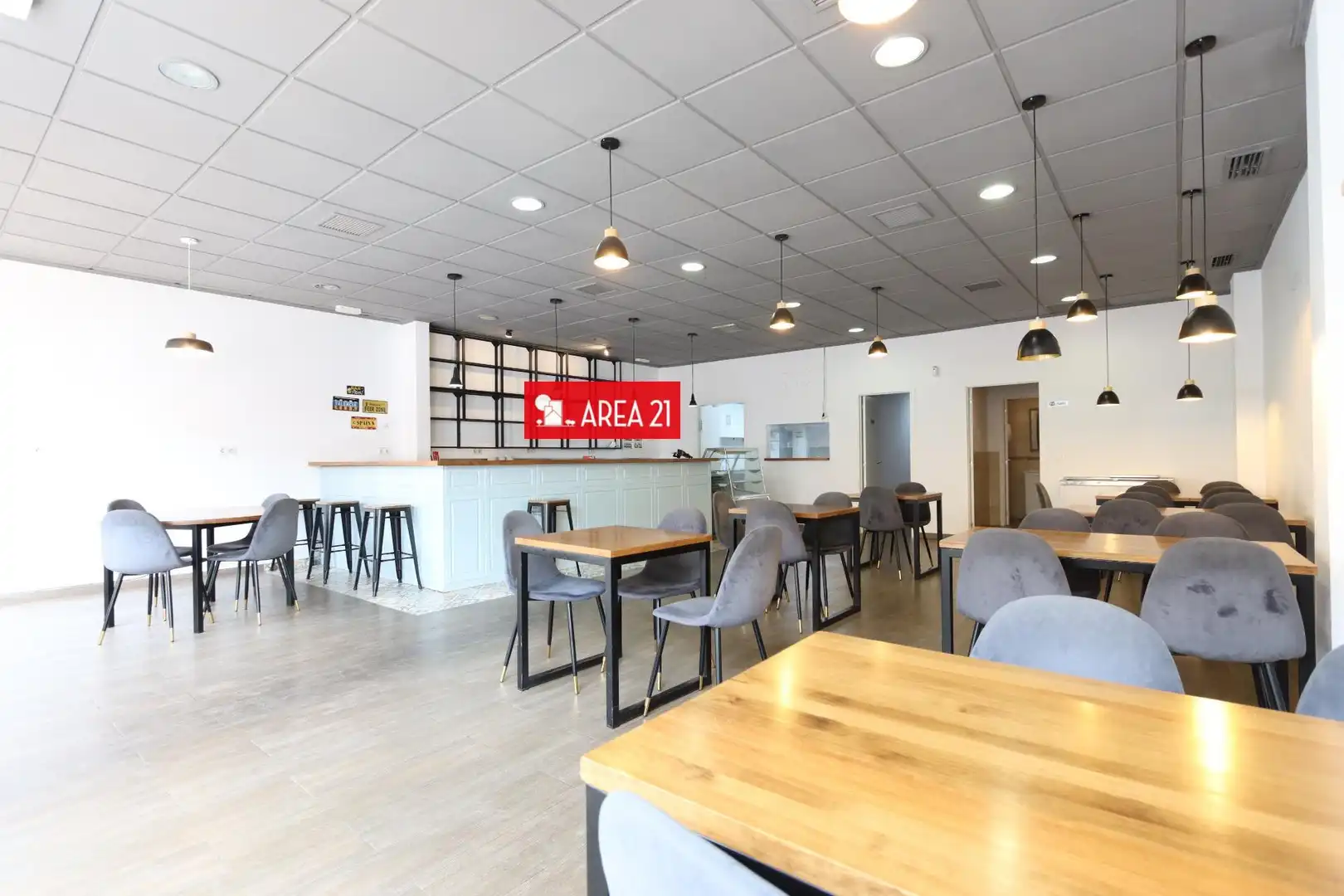 Local comercial de lloguer a Núcleo Urbano