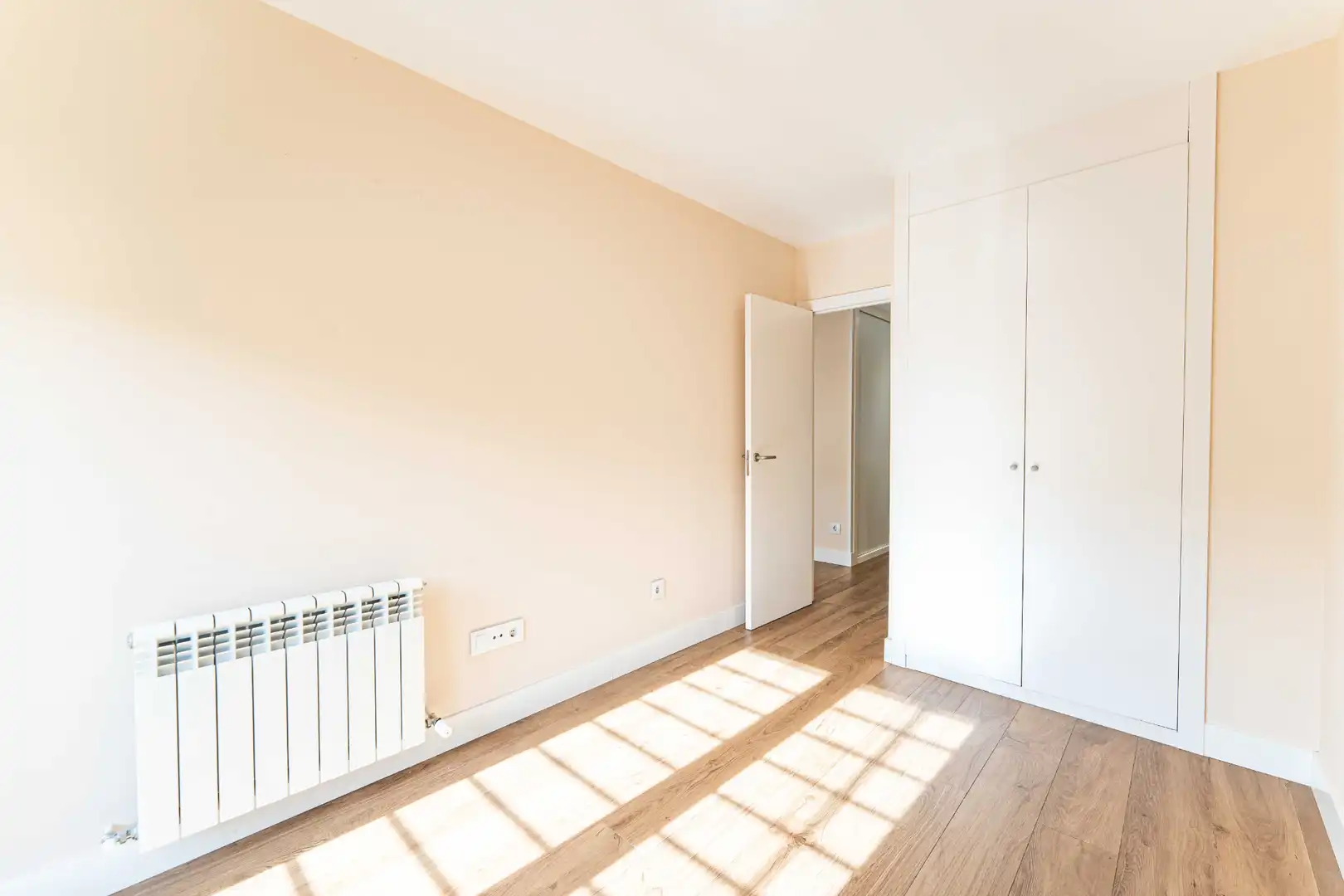 Bedroom of Ground floor for sale in Arroyomolinos (Madrid)  with Air Conditioner, Heating and Private garden
