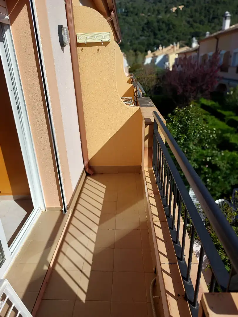Terrasse von Einfamilien-Reihenhaus zum Verkauf in L'Estartit mit Klimaanlage, Heizung und Terrasse