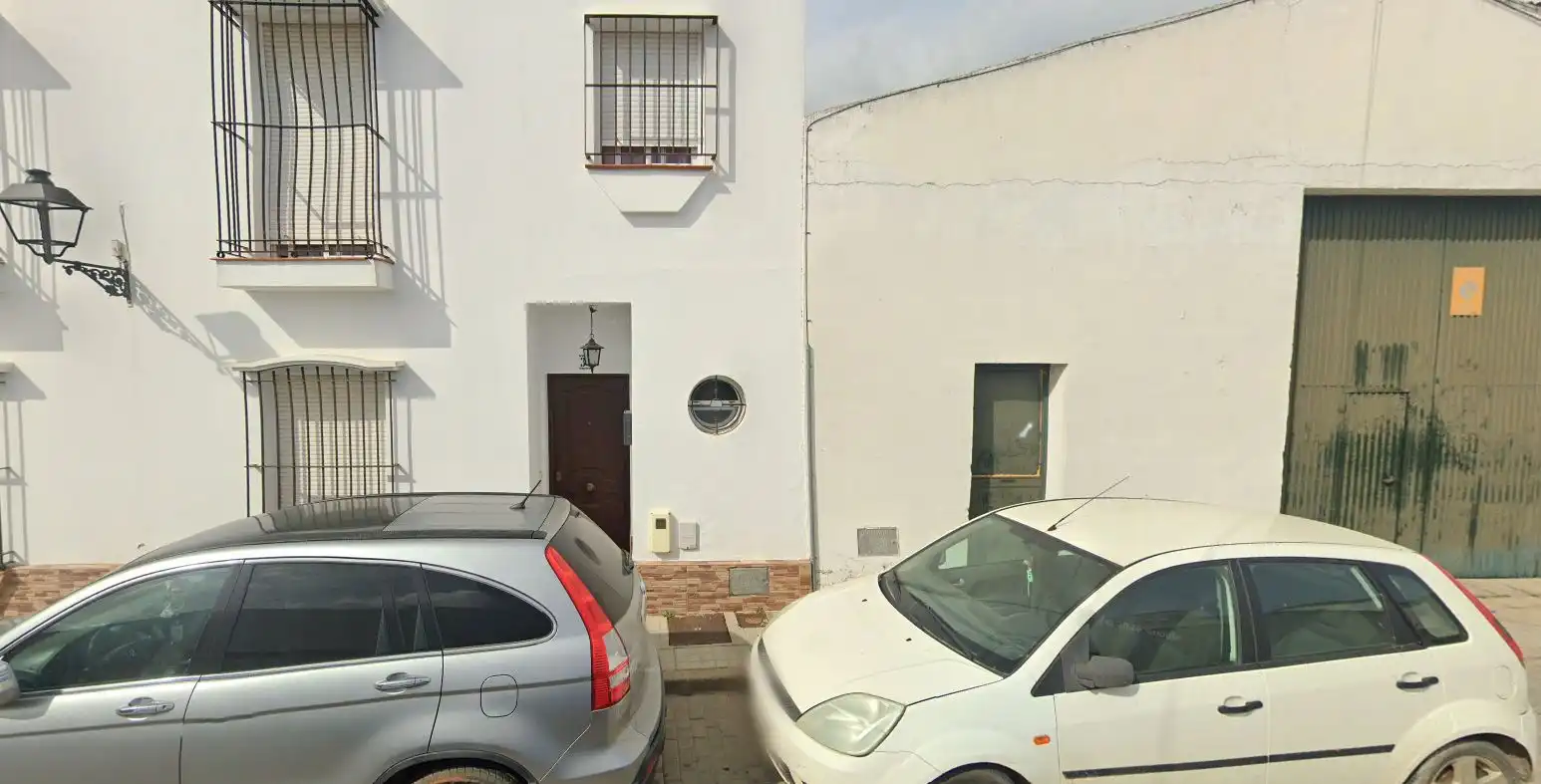 Außenansicht von Einfamilien-Reihenhaus zum Verkauf in Villablanca mit Terrasse