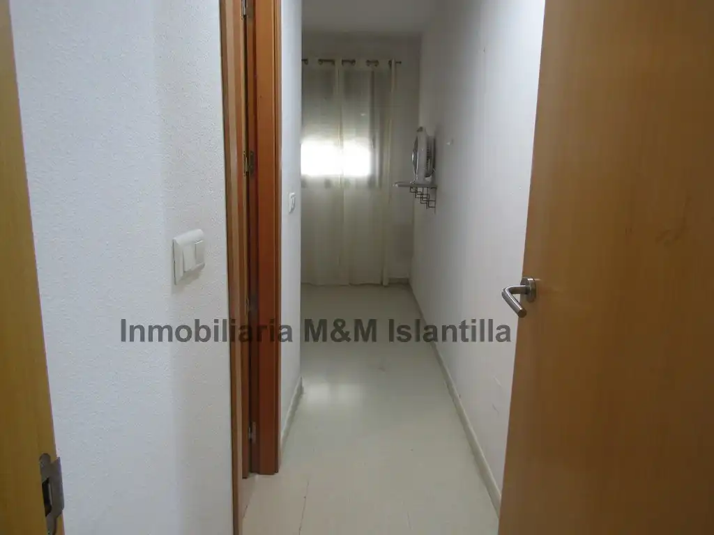 Piso en venta en Isla Cristina con Terraza, Horno y Lavadora