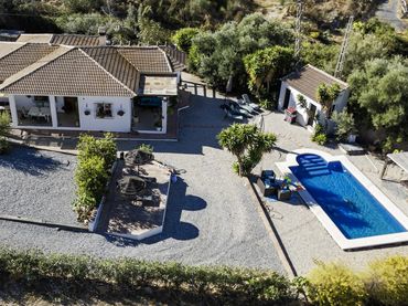 Casa con piscina in vendita a Alcaucín