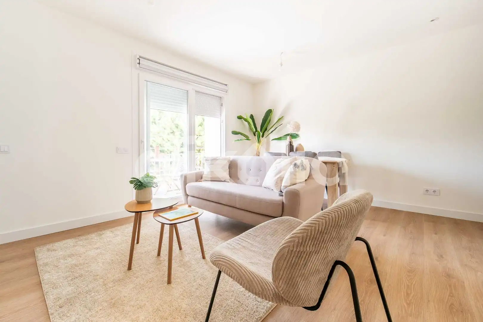 Wohnzimmer von Wohnung zum Verkauf in Madrid mit Klimaanlage, Heizung und Privatgarten