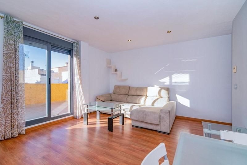 Vista exterior de Àtic en venda en Armilla amb Aire condicionat, Terrassa i Traster