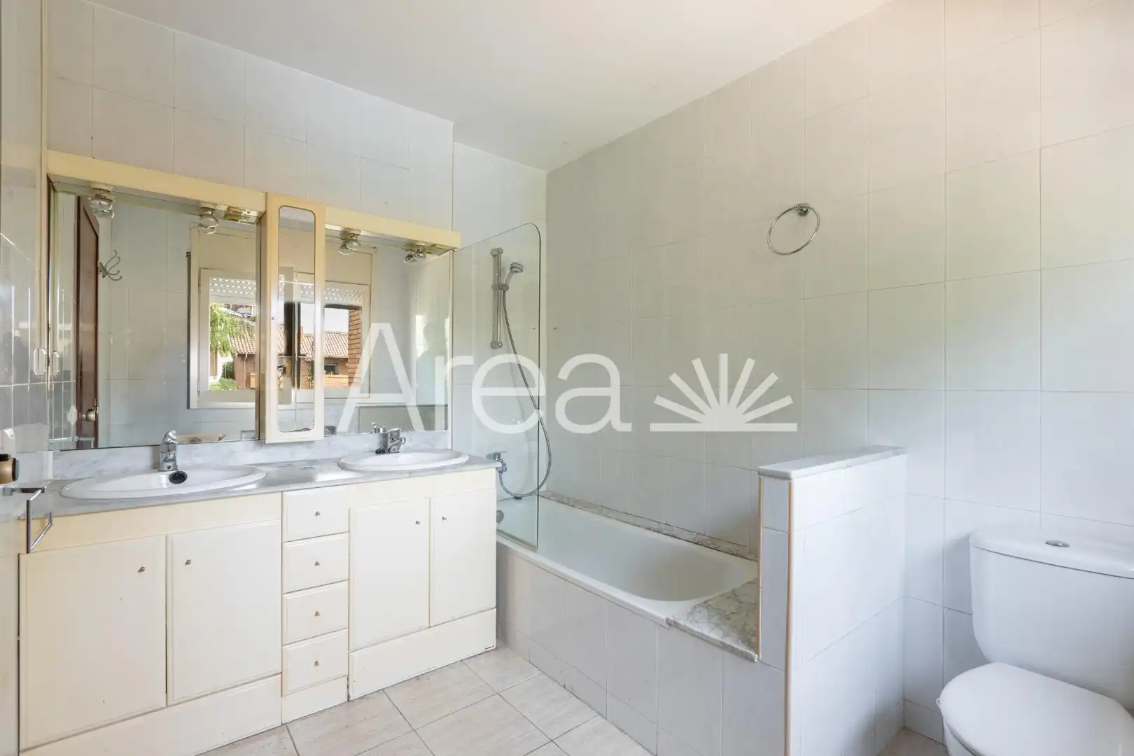 Bathroom of Detached homes for sale in Sant Andreu de Llavaneres  with Terrace and Community pool