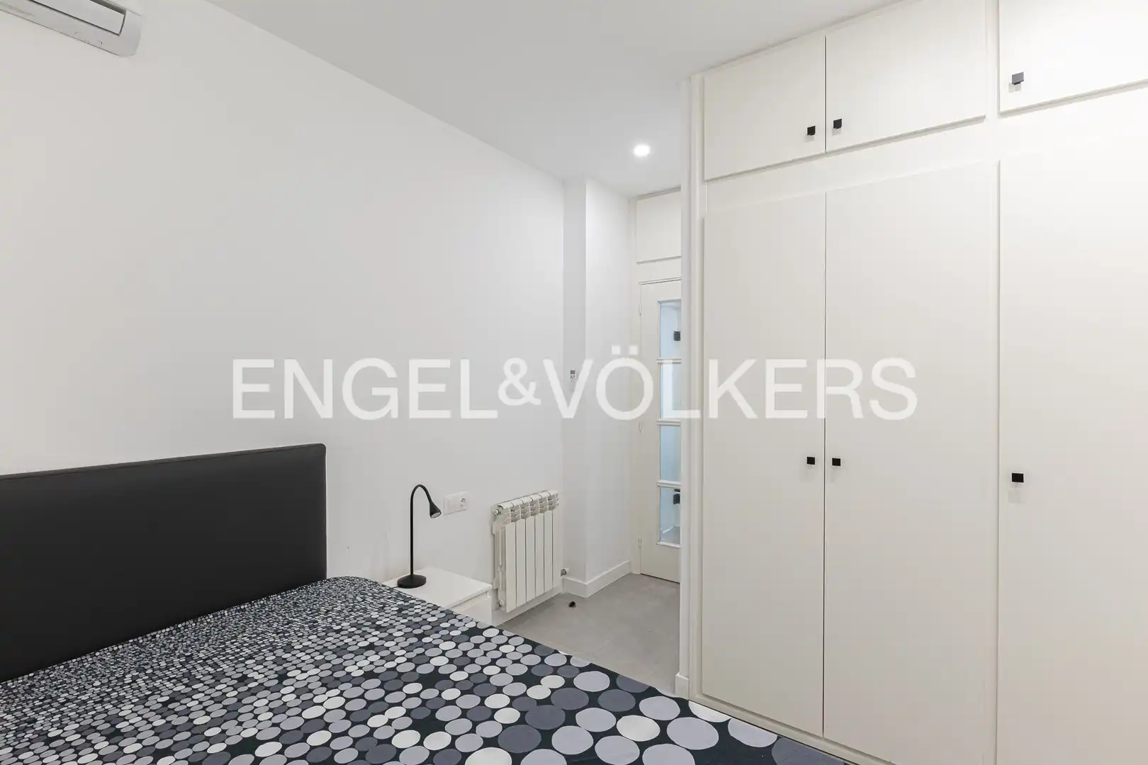 Bedroom of Flat for sale in Barcelona  with Air Conditioner, Heating and Terrace