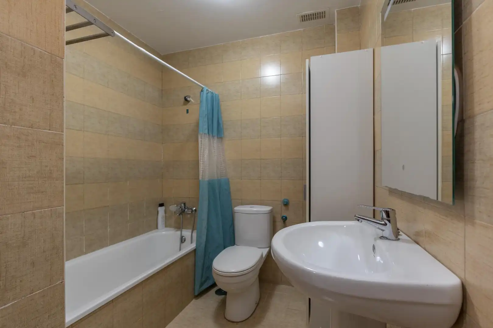 Baño de Dúplex en venta en Pilas con Terraza