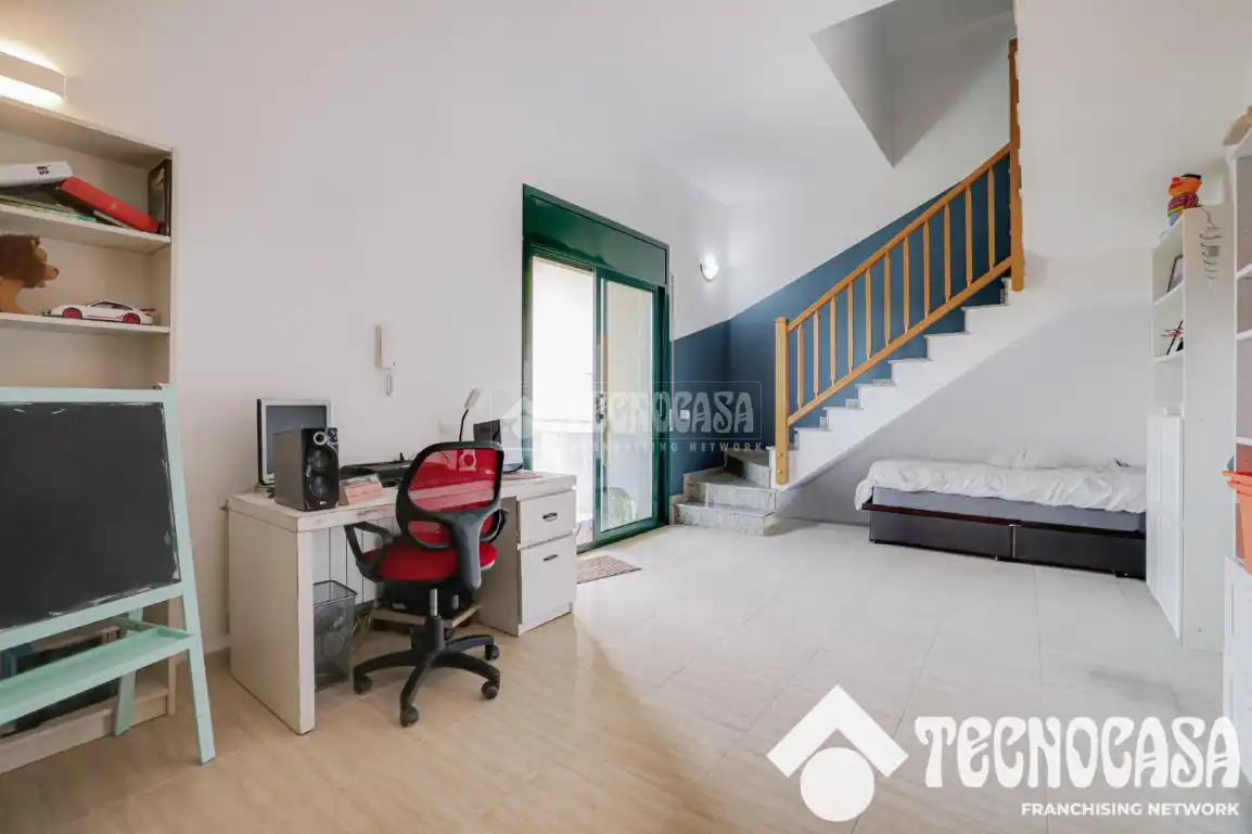 Habitación de Casa adosada en venta en Sant Vicenç Dels Horts con Aire acondicionado y Calefacción