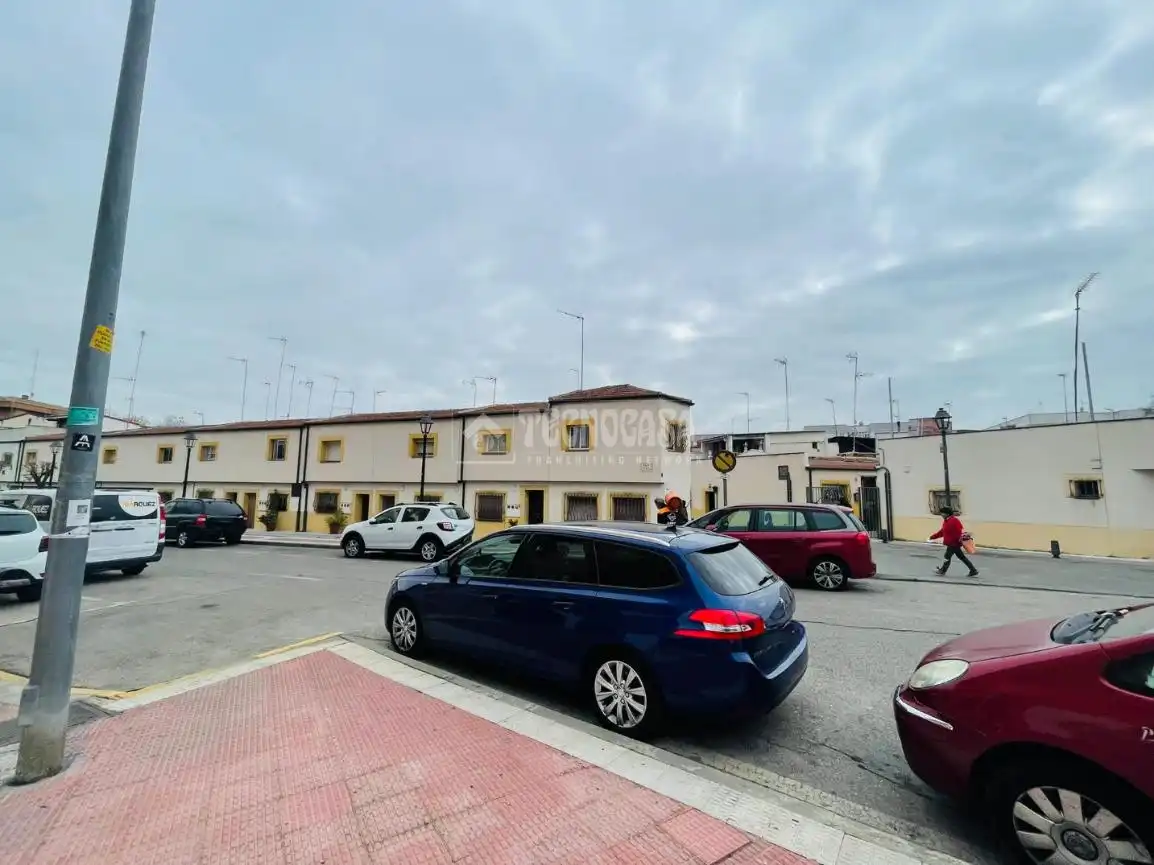 Exterior view of Garage for sale in Parla