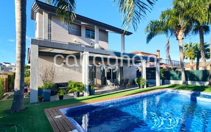 Exterior view of House or chalet for sale in Gandia  with Air Conditioner, Heating and Private garden