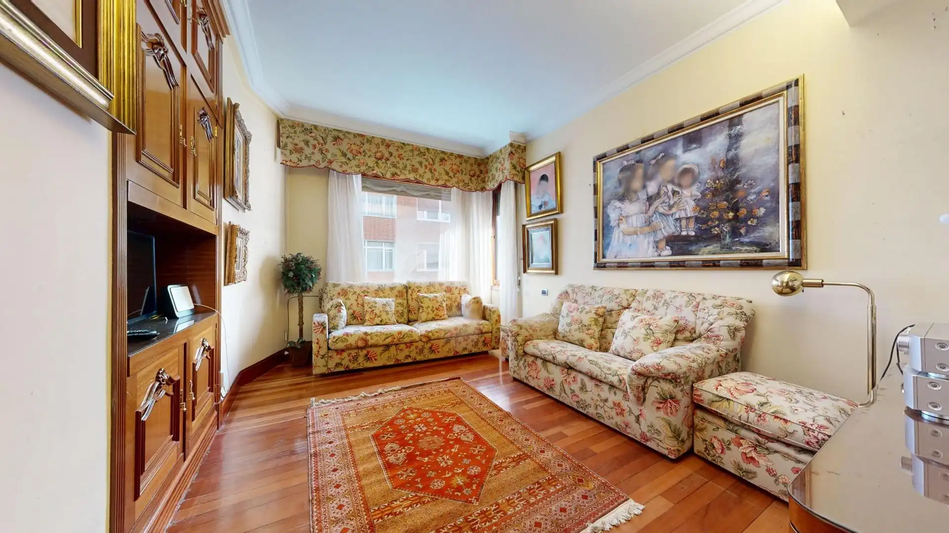 Living room of Flat for sale in Bilbao   with Heating, Terrace and Balcony