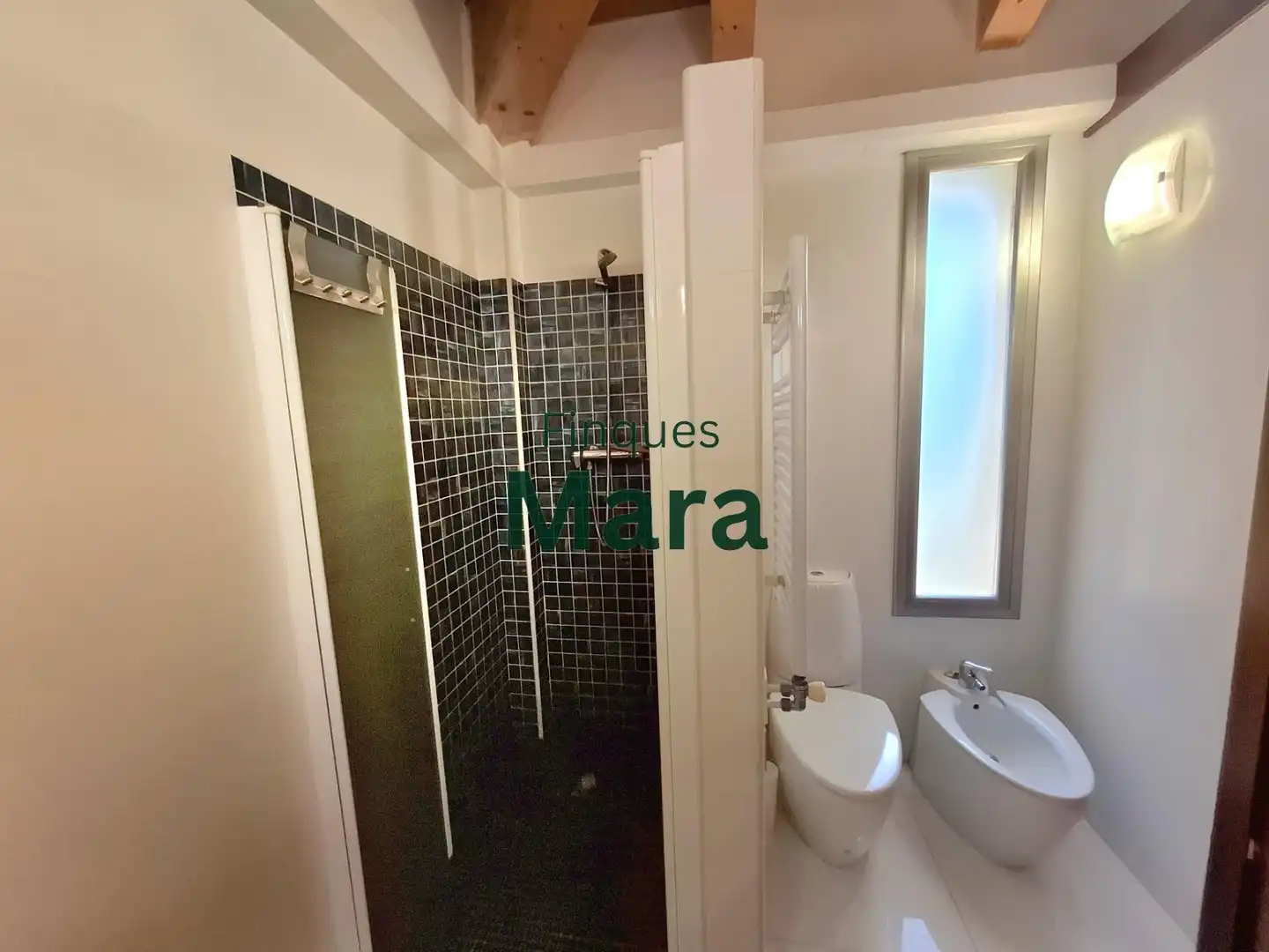 Baño de Casa o chalet en venta en Sant Boi de Llobregat con Aire acondicionado, Calefacción y Jardín privado