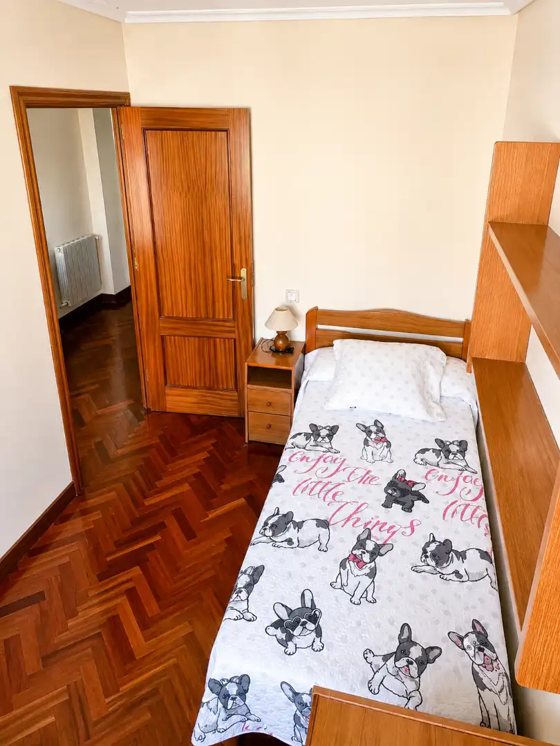 Habitación de Piso de alquiler en Santander con Calefacción, Trastero y Amueblado