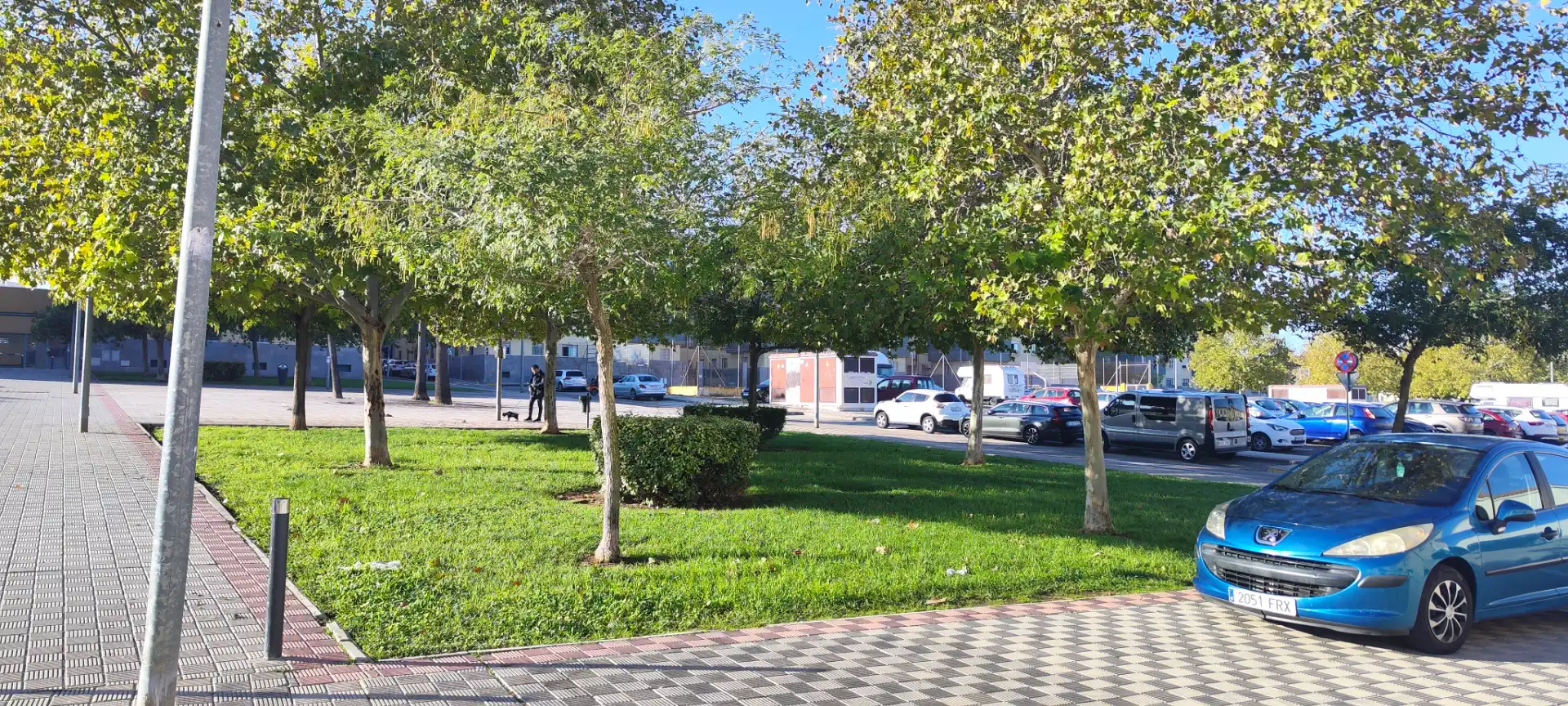 Vista exterior de Terreny industrial en venda en Dos Hermanas
