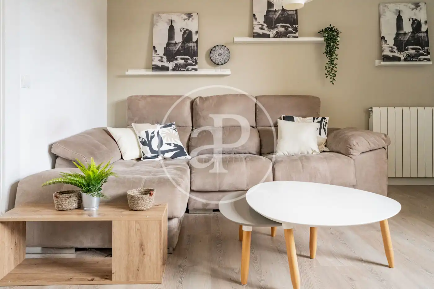 Living room of Flat for sale in Madrid  with Air Conditioner, Heating and Furnished
