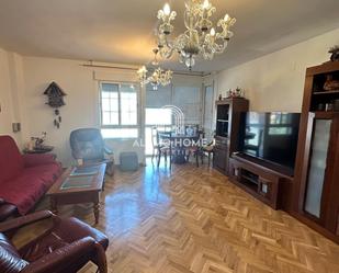 Sala d'estar de Pis en venda en  Madrid Capital amb Aire condicionat, Calefacció i Piscina