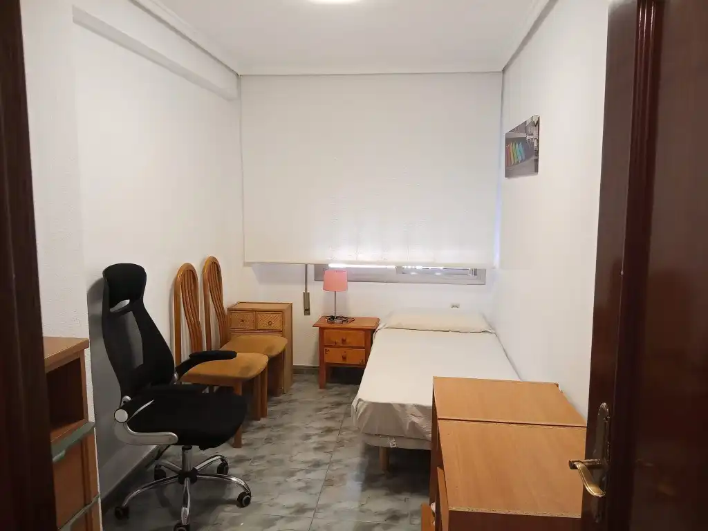 Habitación de Piso en venta en Valencia con Aire acondicionado, Amueblado y Horno