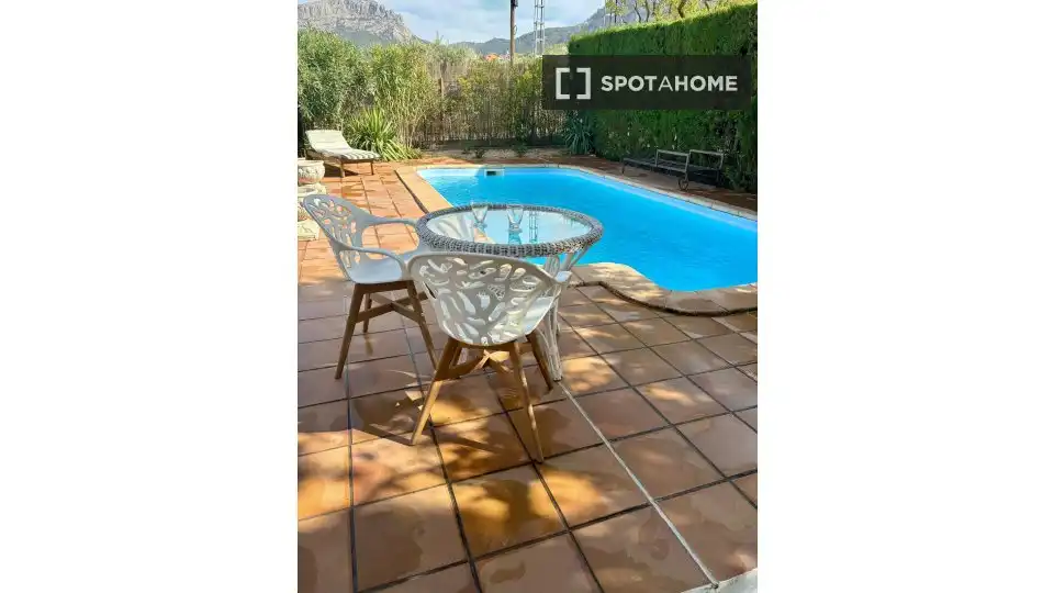 Vista exterior de Apartamento para compartir en Villanueva del Trabuco con Aire acondicionado, Terraza y Amueblado
