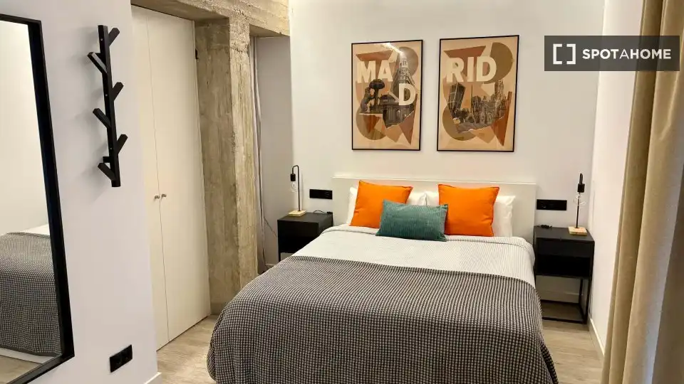 Habitación de Piso de alquiler en Madrid con Aire acondicionado, Calefacción y Amueblado