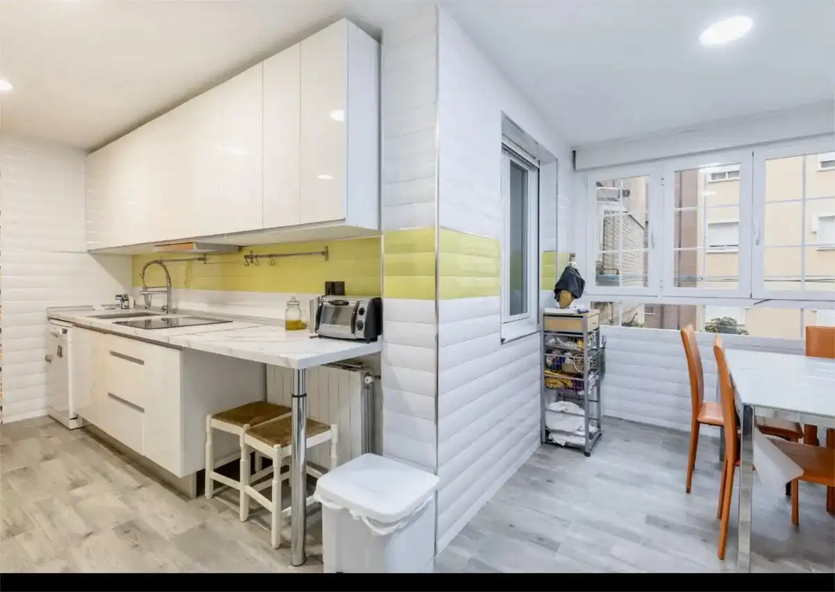 Kitchen of Flat for rent in Granada  with Air Conditioner, Heating and Furnished