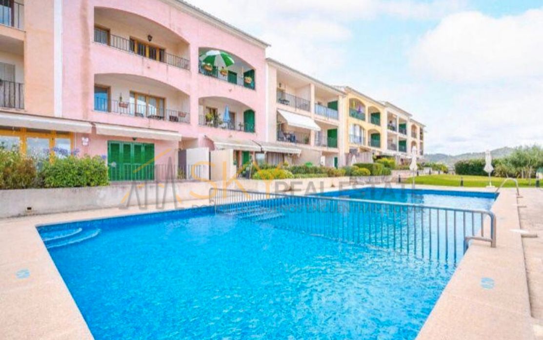 Swimming pool of Flat for sale in Porreres
