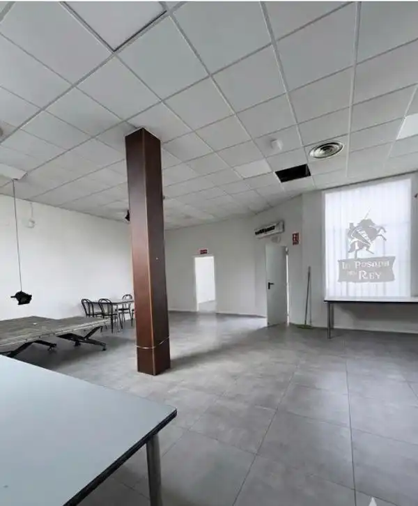 Local comercial en venta en Calle del Rey, imagen 2