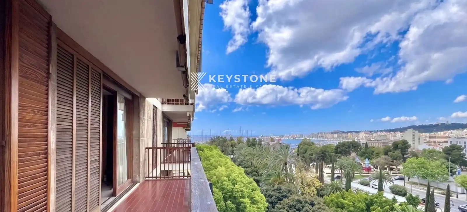 Außenansicht von Wohnung zur Miete in  Palma de Mallorca mit Klimaanlage und Terrasse